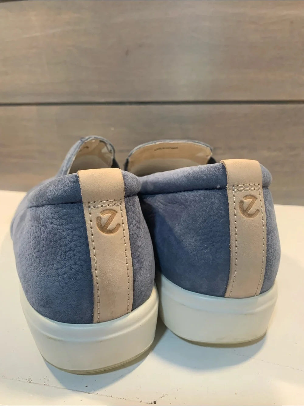 Ecco Soft 7 Slip-On Leather Loafer Blue Size 10-10.5 Preppy Casual  MInimal